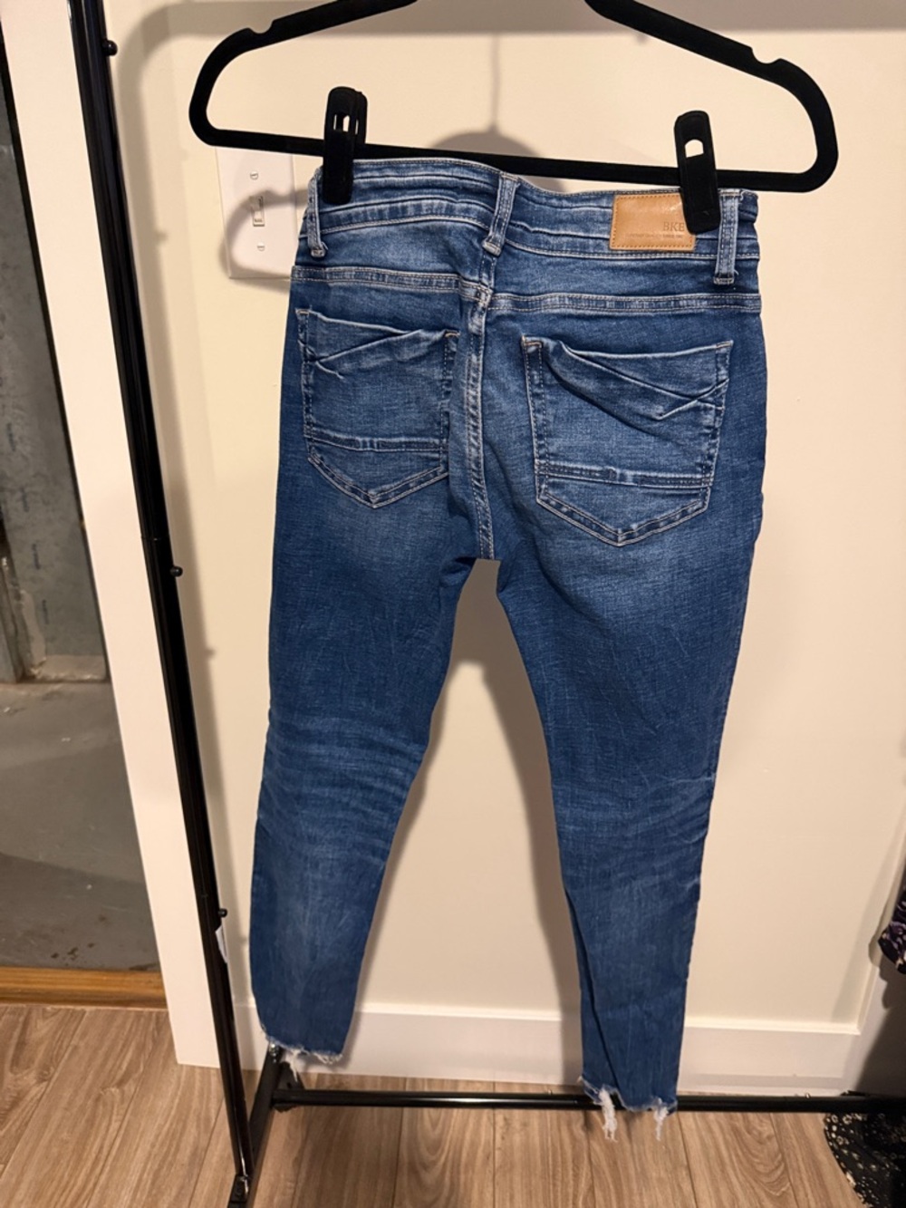 BKE Women's Distressed Skinny Jeans in Blue - Picture 4 of 5